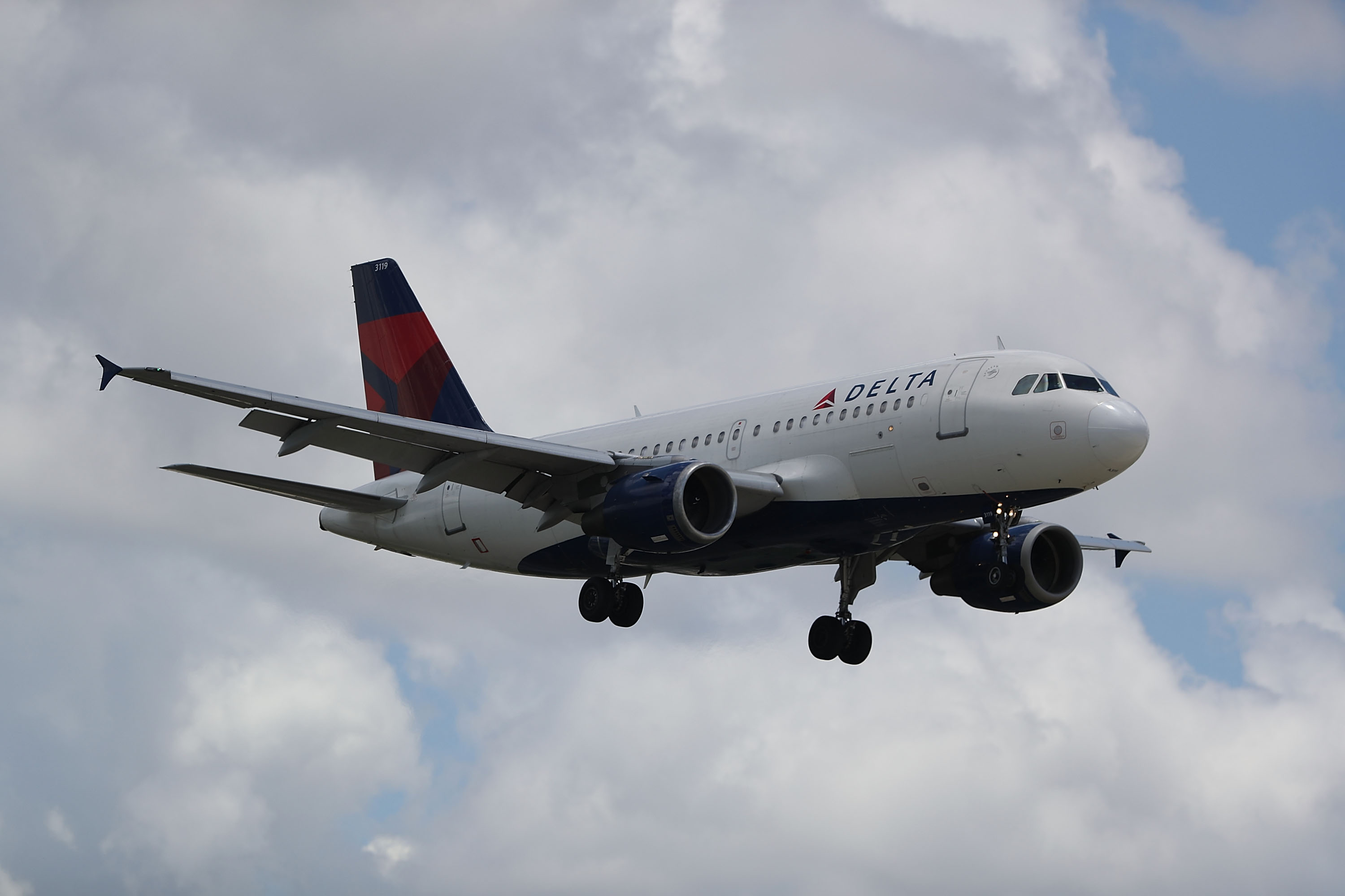 Delta Airline, Fares, Ratings and Reviews