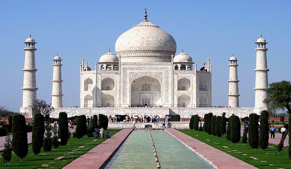 The Taj Mahal | cheap flights to India