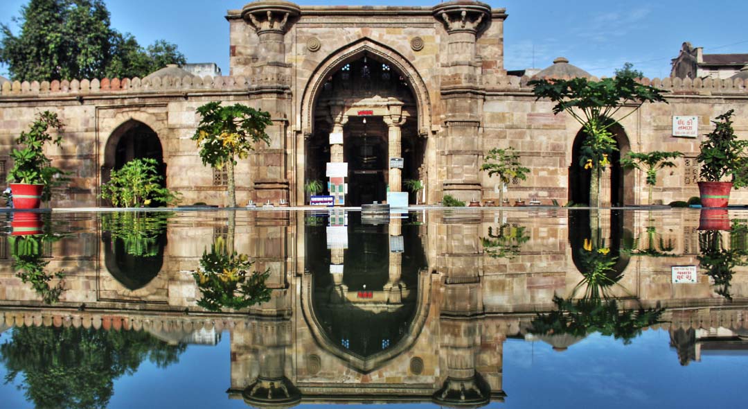 cheap airline tickets from Phoenix to India