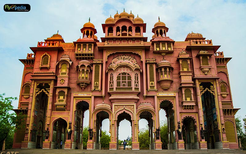 Experience-the-Royalty-of-Vibrant-Rajasthan