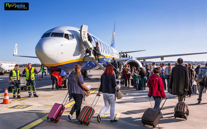 Travelers Entitlement If Theyre Delayed on the Runway
